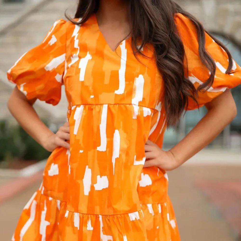 Peach Love‎ Tiered V Neck Orange White Dress Size L NWOT